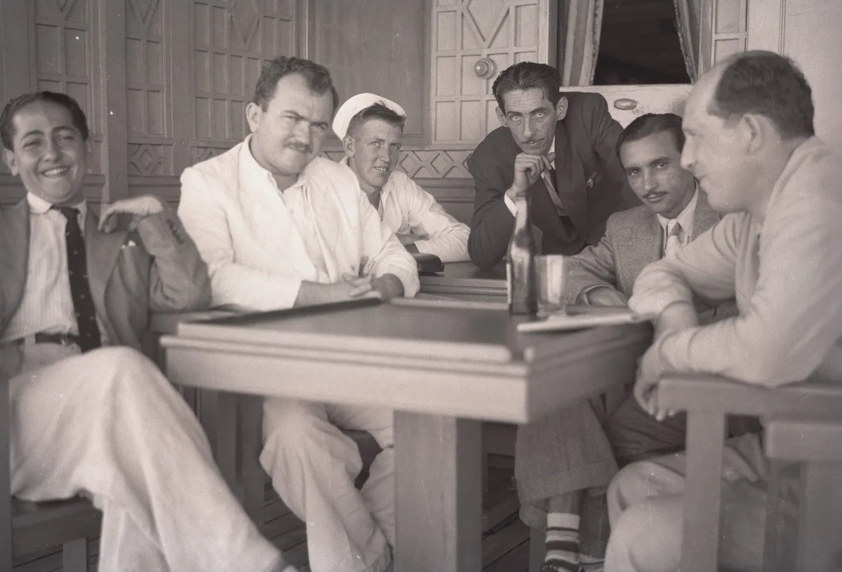 Grupo à mesa